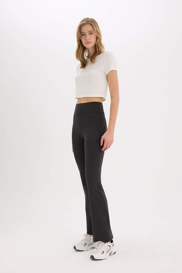 Yeni Sezon DeFactoFit Flare Fit Sporcu Eşofman Altı İspanyol Paça Standart Boy Basic Düz - 3