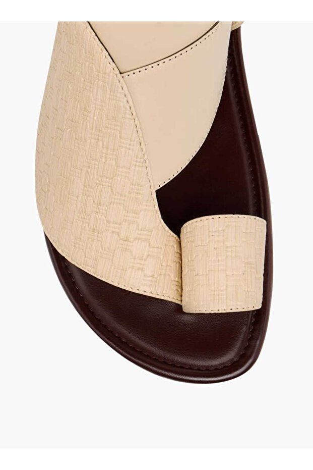 Textured Slip-On Arabic Sandals with Toe Loop Detail - 3