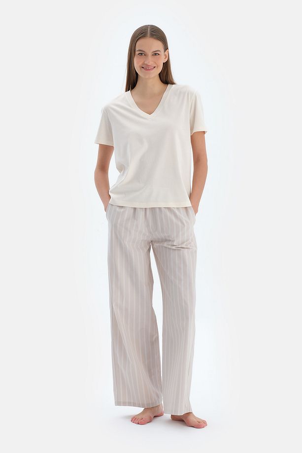 Ekru V Yaka Dokuma Pantolonlu Pijama Takımı - 4