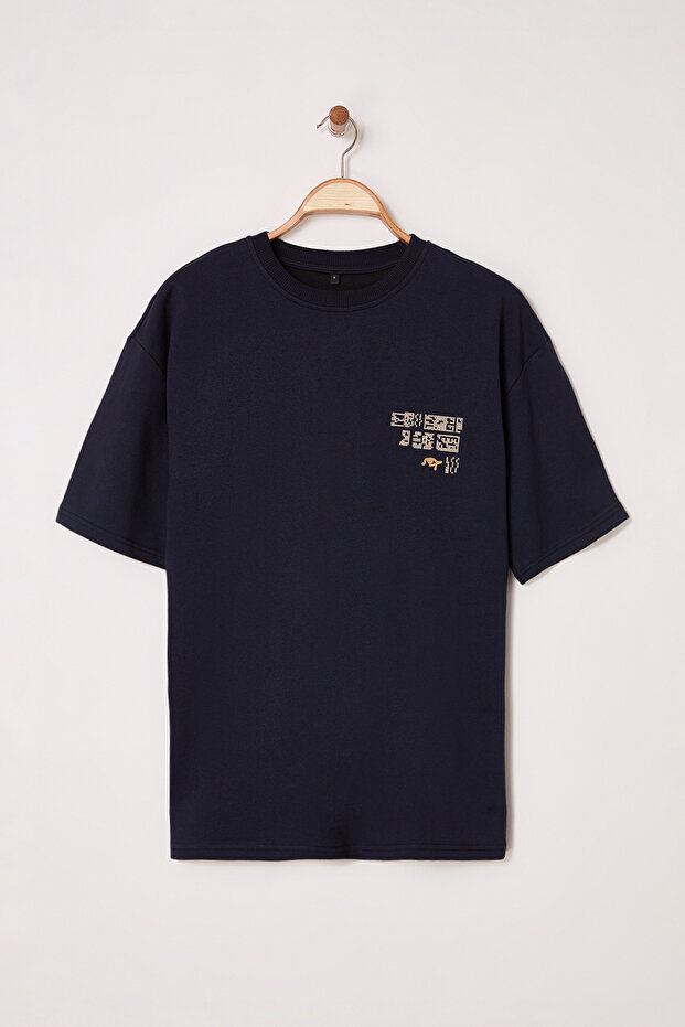 Lacivert Oversize/Geniş Kesim Etnik Nakışlı T-Shirt TMNSS25TS00167 - 2