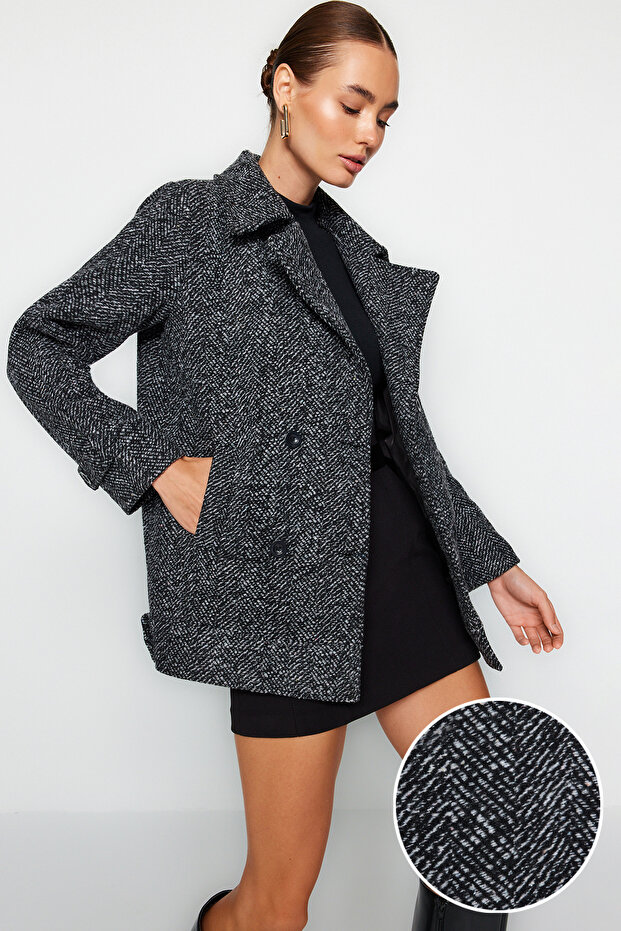 Schwarzer Oversize-Mantel aus breit geschnittenem, gekräuseltem Kaschmirwollstoff TWOAW24KB00176 - 1