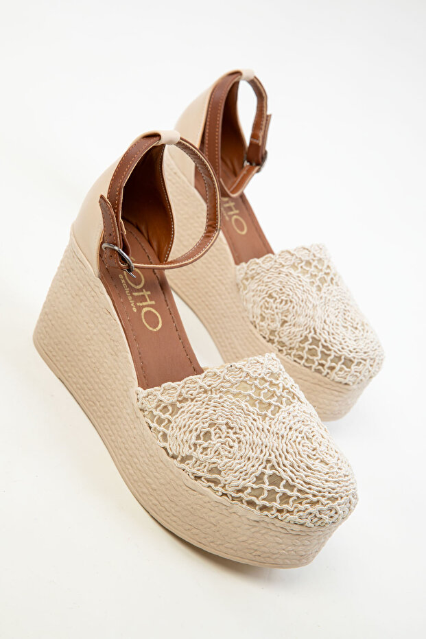 Beżowe damskie buty na koturnie 17148 - 2