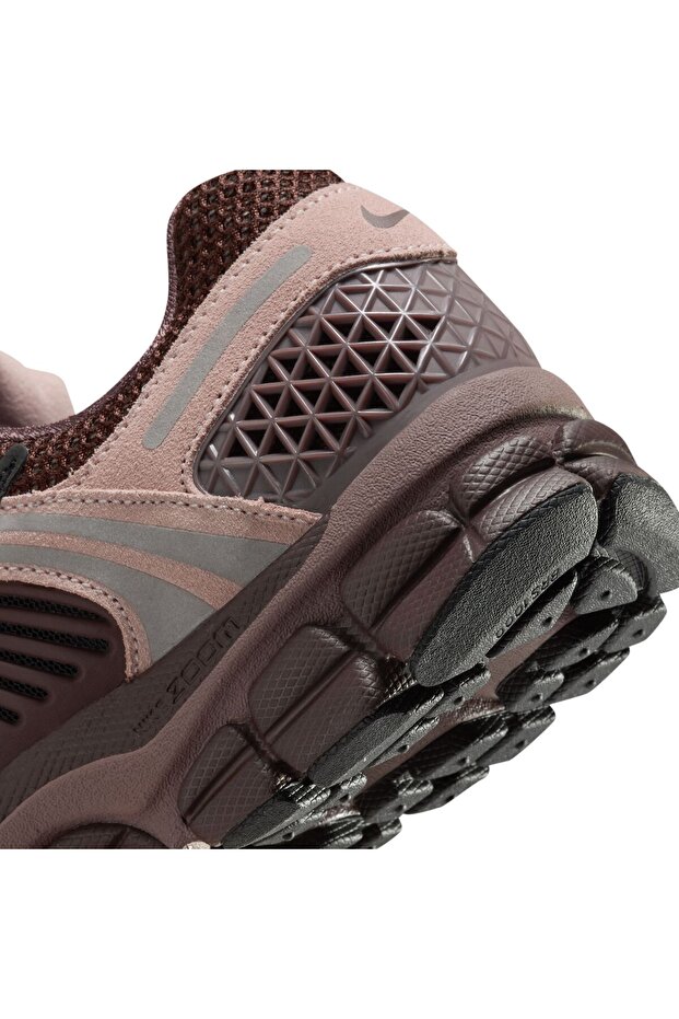 WMNS NIKE VOMERO 5 UT - 4