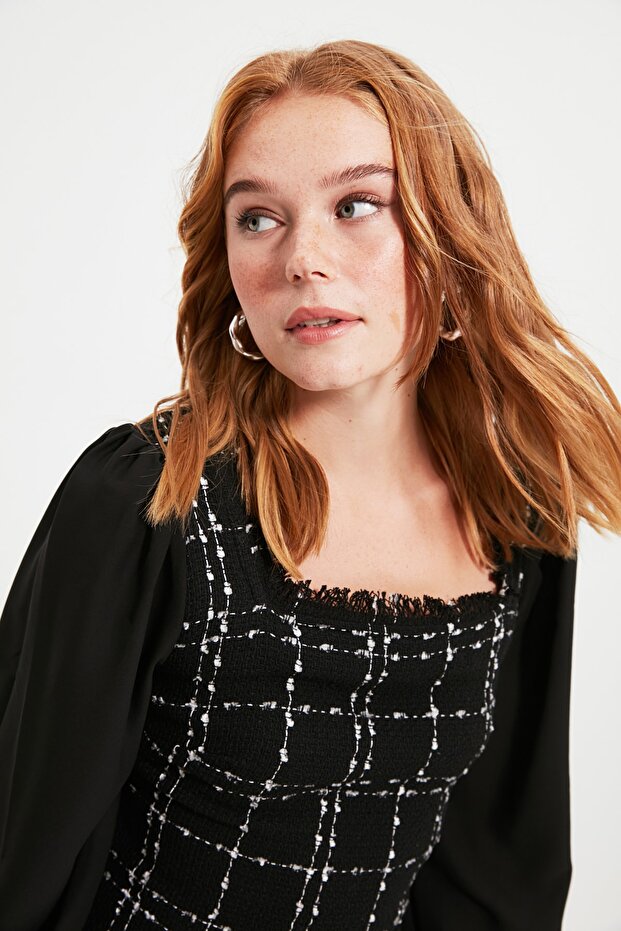 Czarna tweedowa mini sukienka z szyfonu o linii A i szczegółowa tkana sukienka TWOAW21EL0532 - 7