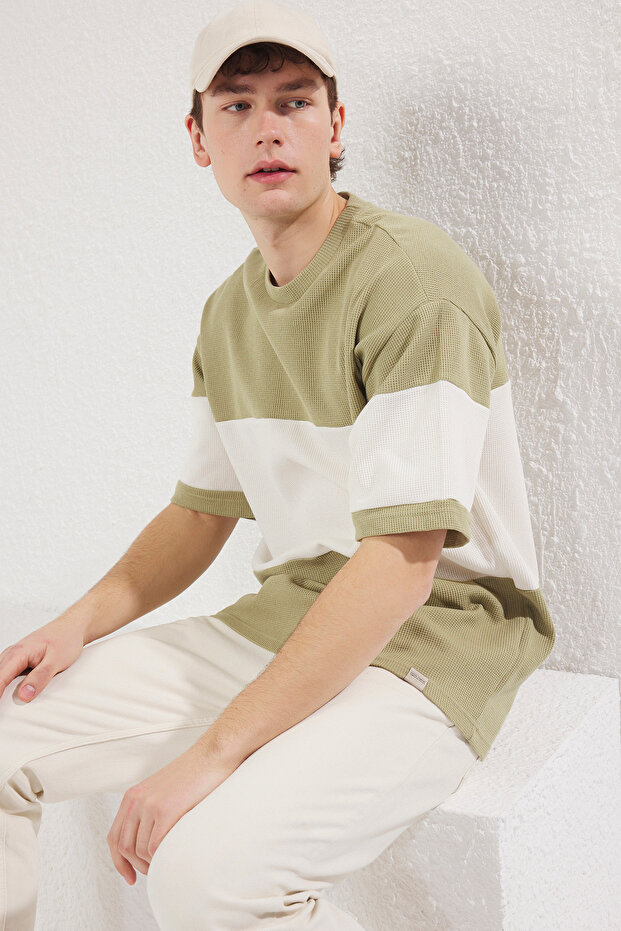 Mint Oversize/Geniş Kesim Renk Bloklu Dokulu T-Shirt TMNSS25TS00065 - 3