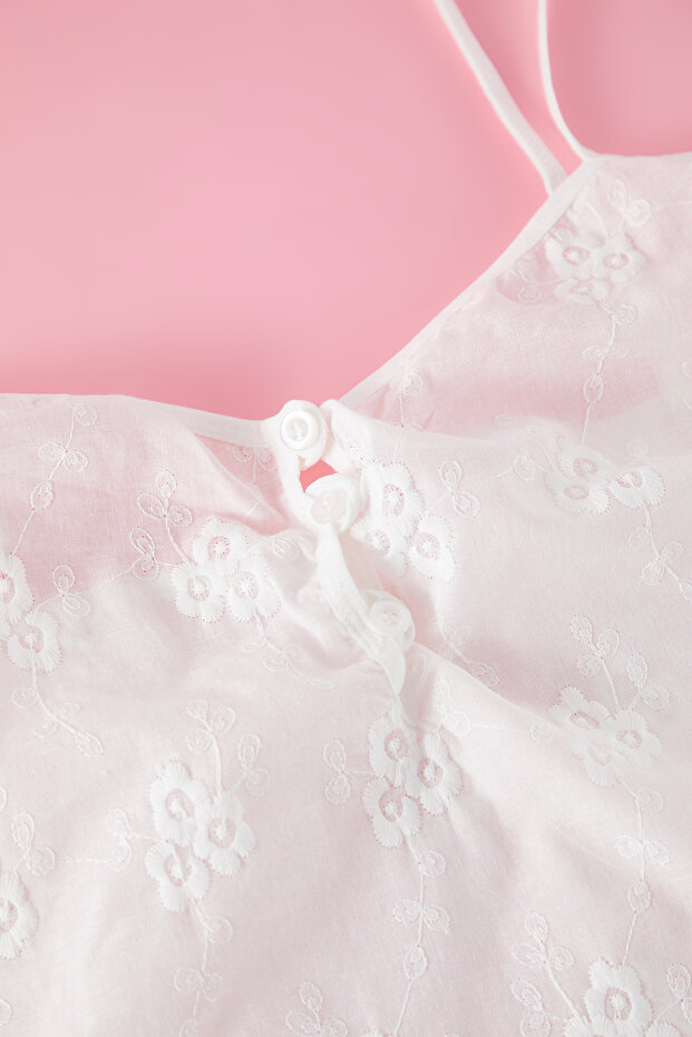 Ecru V-nyakú gombos hímző szőtt pizsama szett TBBSS25AI00054 - 2