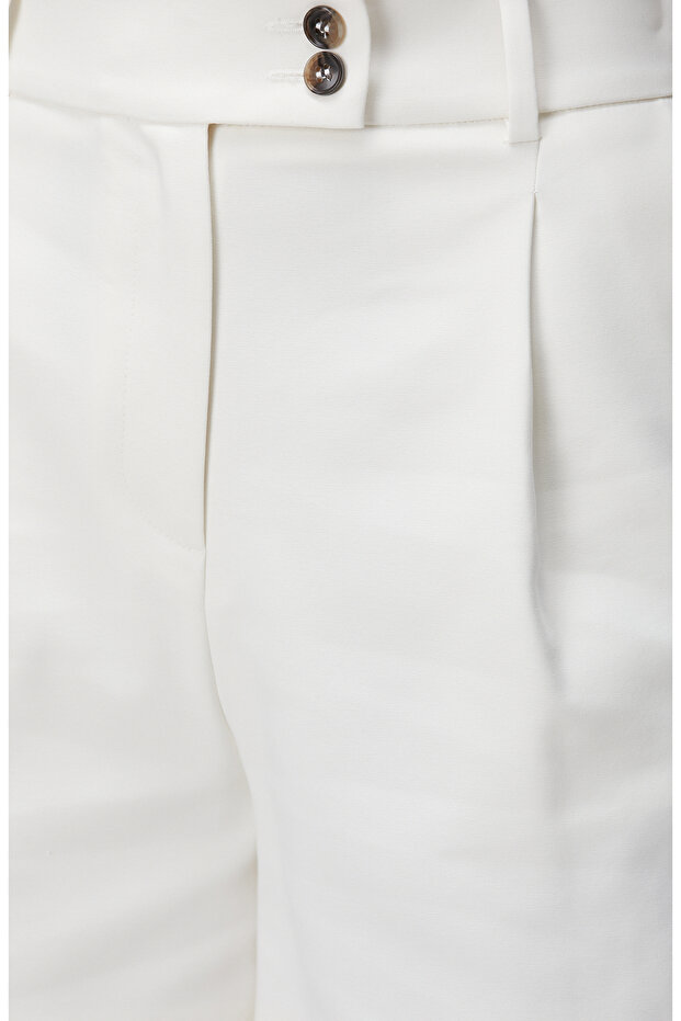 Kırık Beyaz Kısa Şort - 5