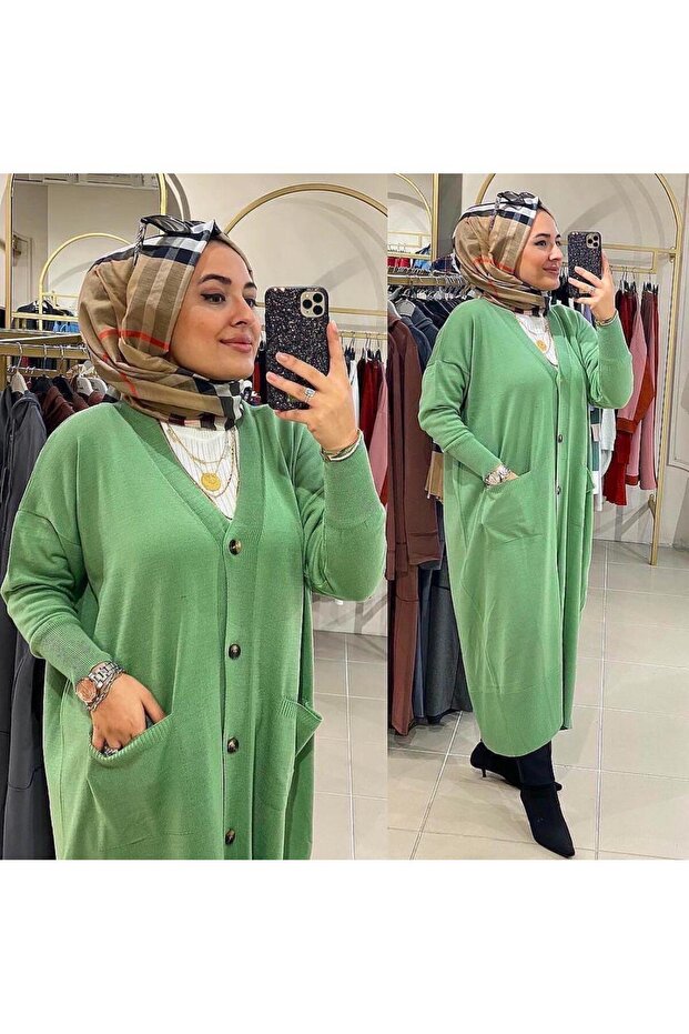 سترة تريكو بأزرار طويلة