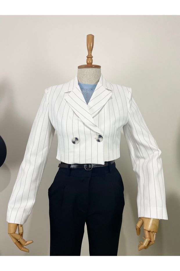 سترة بيضاء مخططة - 1