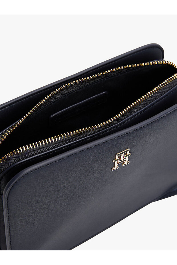 GEANTUL CAMERA TH LOGOTAPE - 4