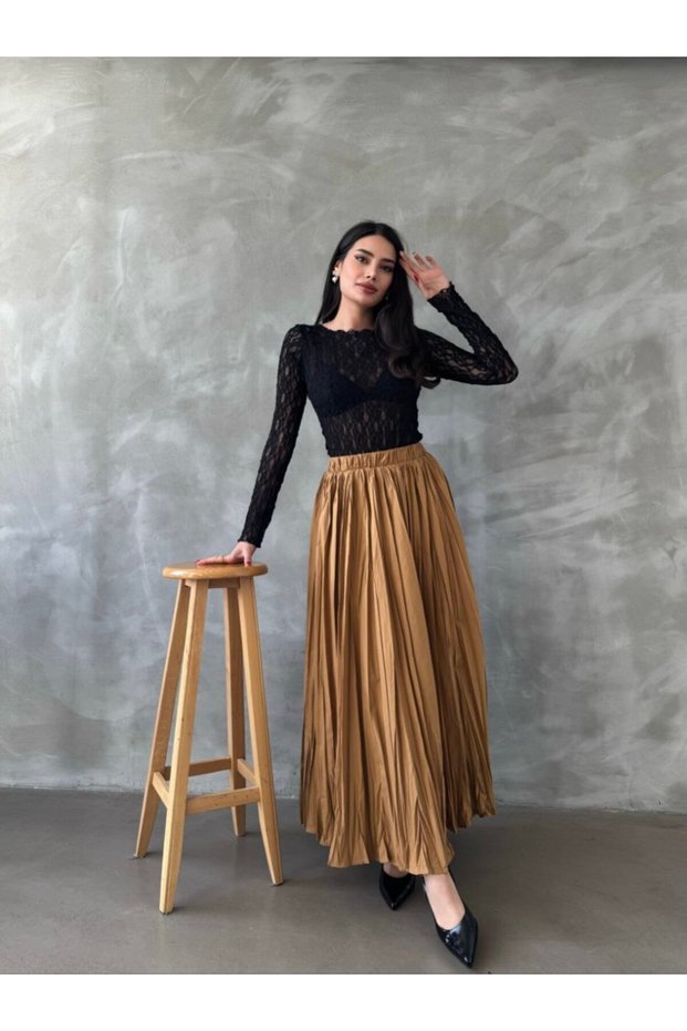 Wrinkled Waist Elastic Long Loose Hem Full Flared