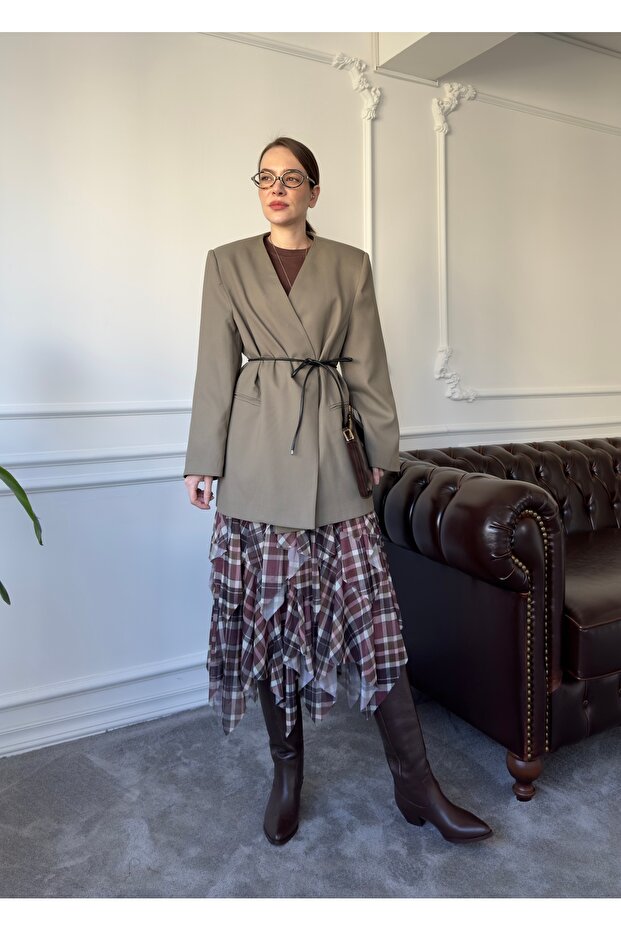 تنورة بنية مكشكشة بنمط القماش القطني - 4