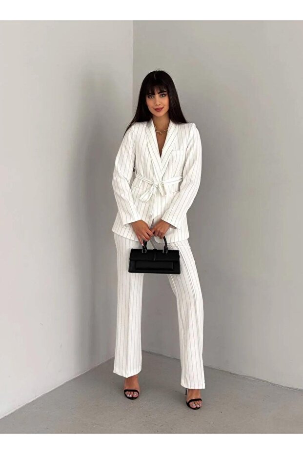 طقم بنطلون وسترة بحزام مزدوج - 8