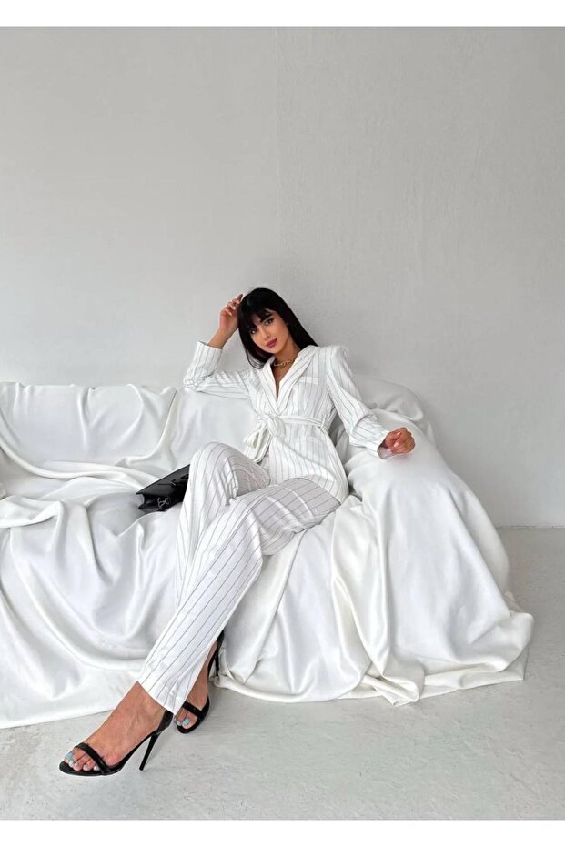 طقم بنطلون وسترة بحزام مزدوج - 7