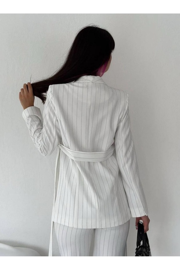 طقم بنطلون وسترة بحزام مزدوج - 5