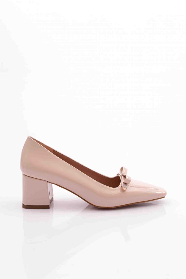 0700 Women's Heeled Shoes Beige Patent Leather