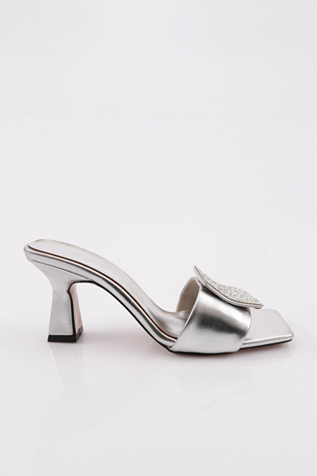 7240 Women's Square Stone Buckle Heeled Slippers Silver Metallic