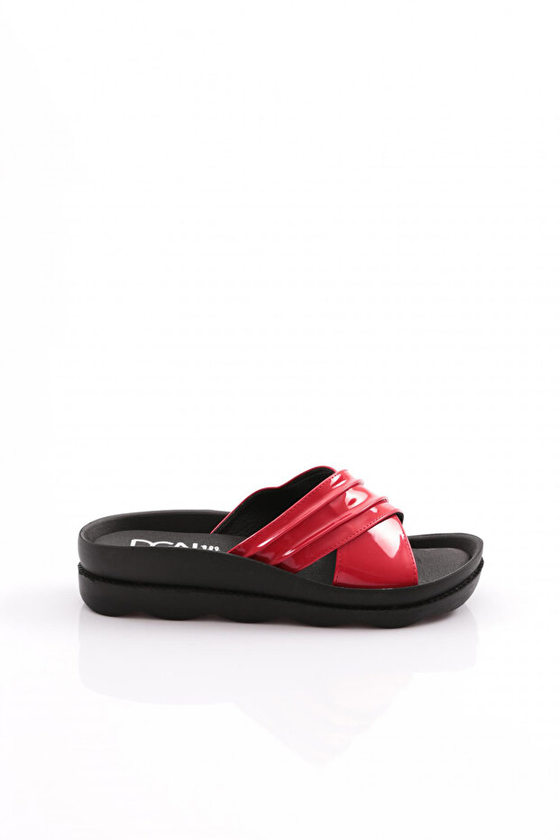 1732-22Y Women's Cross Strap Slippers Red Patent Leather