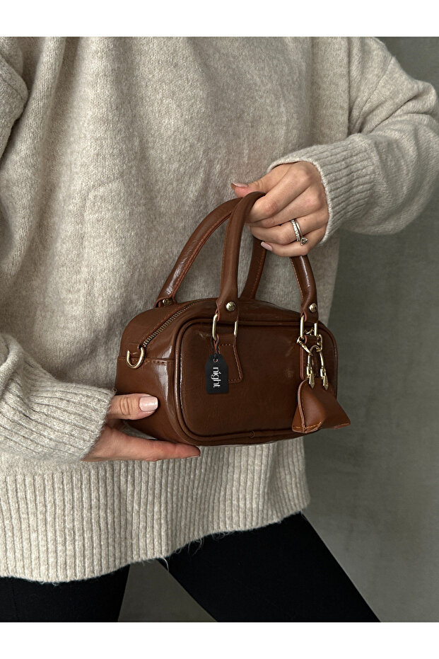 Bonnie Model Tan Charm Gifted Women's Hand and Shoulder Bag