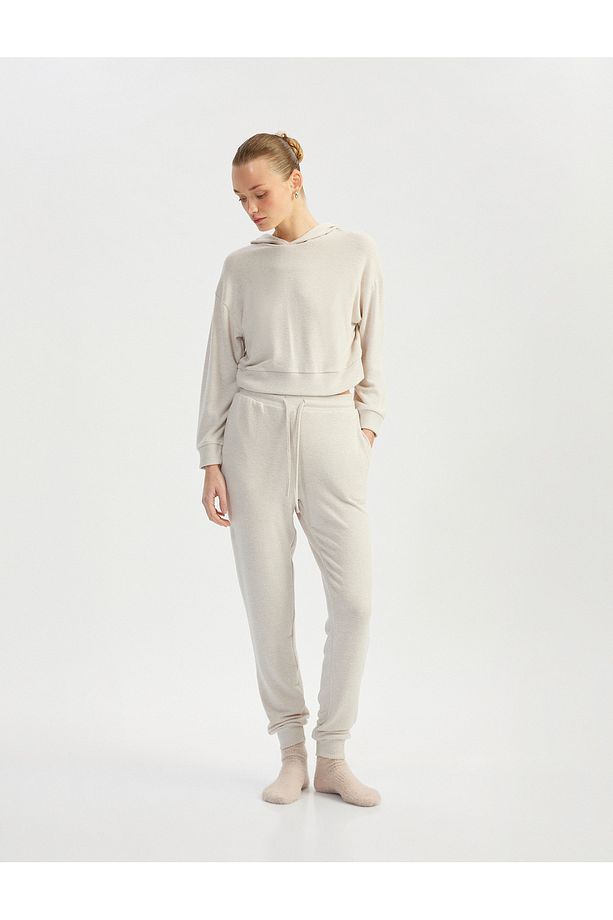 Yumuşak Dokulu Uzun Kollu Kapüşonlu Pijama Üstü - 2