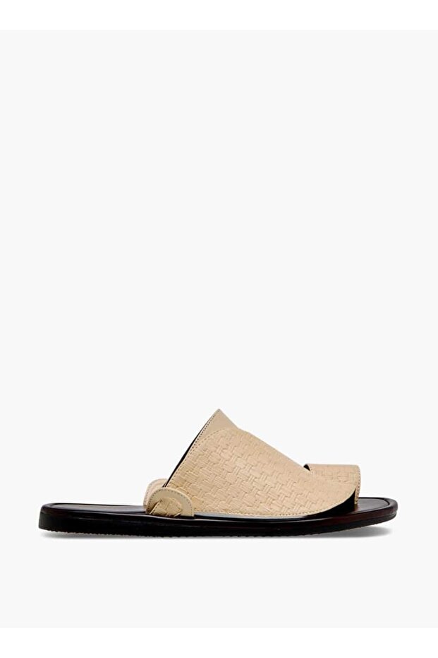 Textured Slip-On Arabic Sandals with Toe Loop Detail - 2