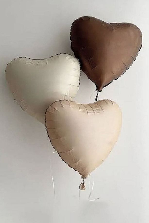 1 Yaş Doğum Günü Karamel Papyonlu Ayı ve 3 Retro Kalp Balonlu Balon Seti - 5