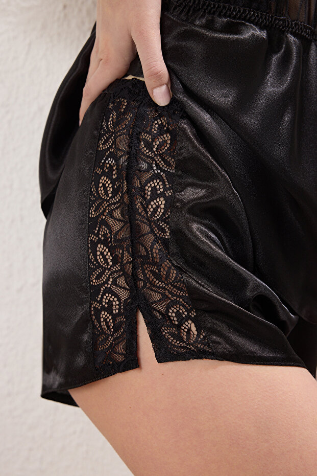 Siyah Dantel ve Sırt Detaylı İp Askılı Saten Şortlu Dokuma Pijama Takımı THMSS25PT00287 - 5