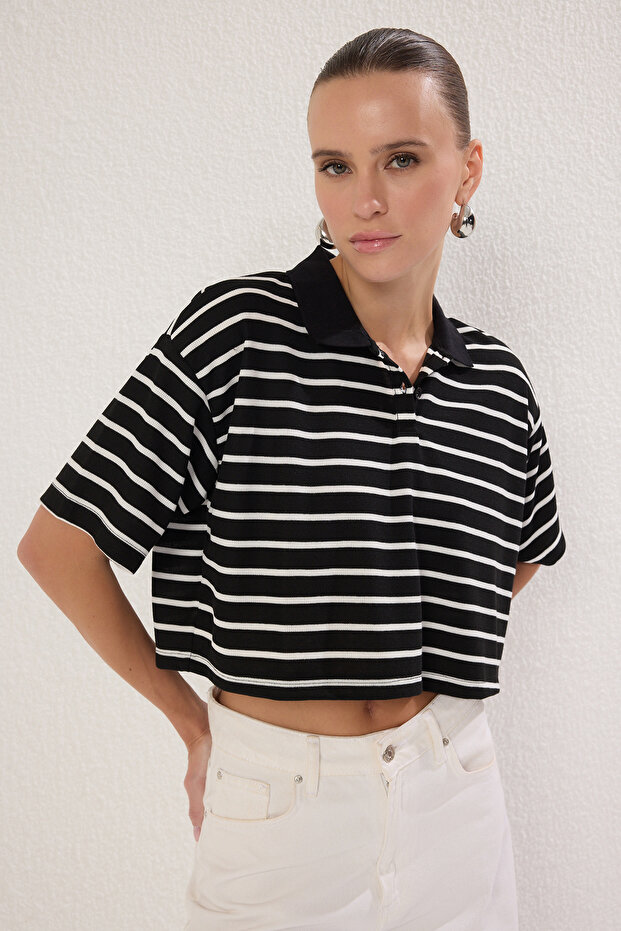 Siyah Çizgili Relaxed/Rahat Kalıp Crop Örme T-shirt TWOSS25TS00109 - 1