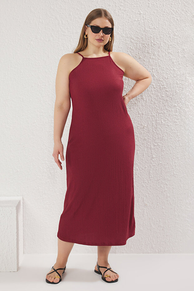 Bordo Halter Yaka Bürümcük Dokulu Kumaş Maxi Boy Örme Büyük Beden Elbise TBBSS25AH00006 - 1