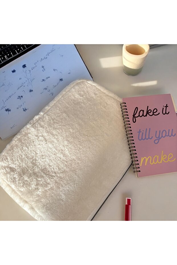 Toscase White Plush MacBook Bag - 13-13.3-14 Inch - 2