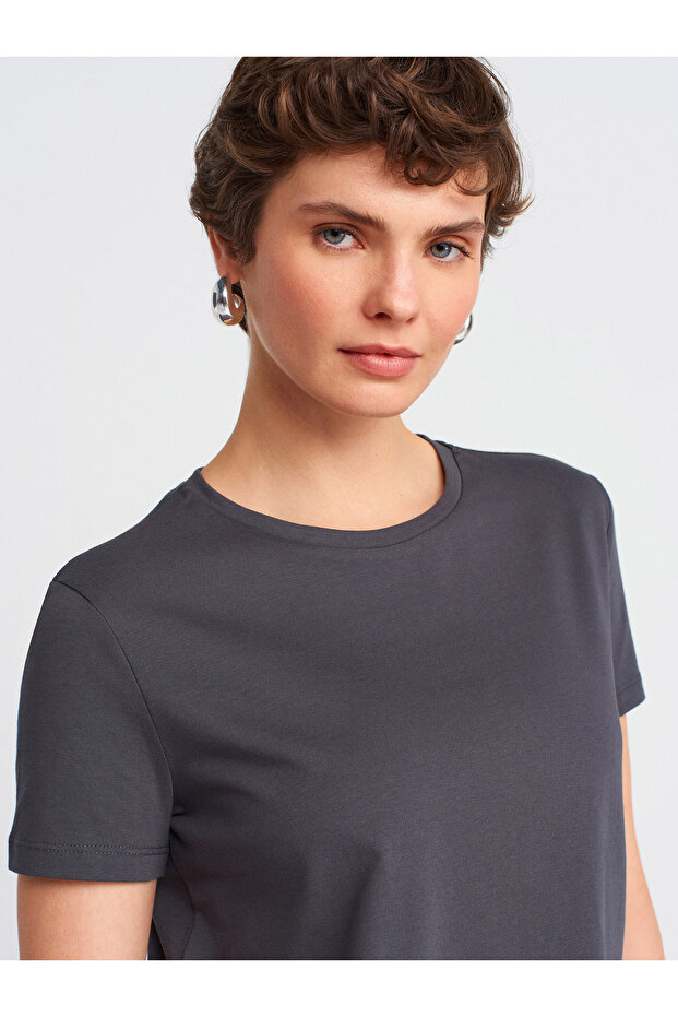 3471 تي شيرت أساسي برقبة دائرية - أنثراسايك داكن. - 4