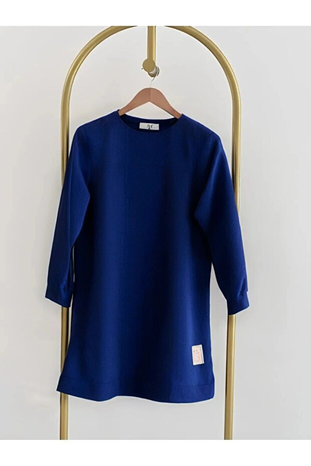 Women's Crew Neck Seasonal Hijab Slit Crest Tunic Sweat Sweatshirt