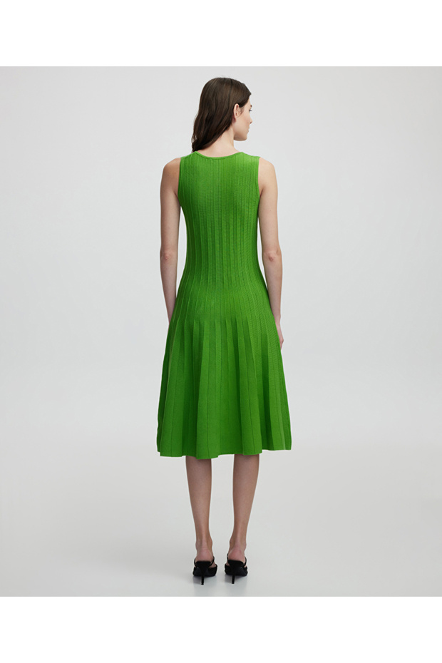 V yaka triko elbise - 5