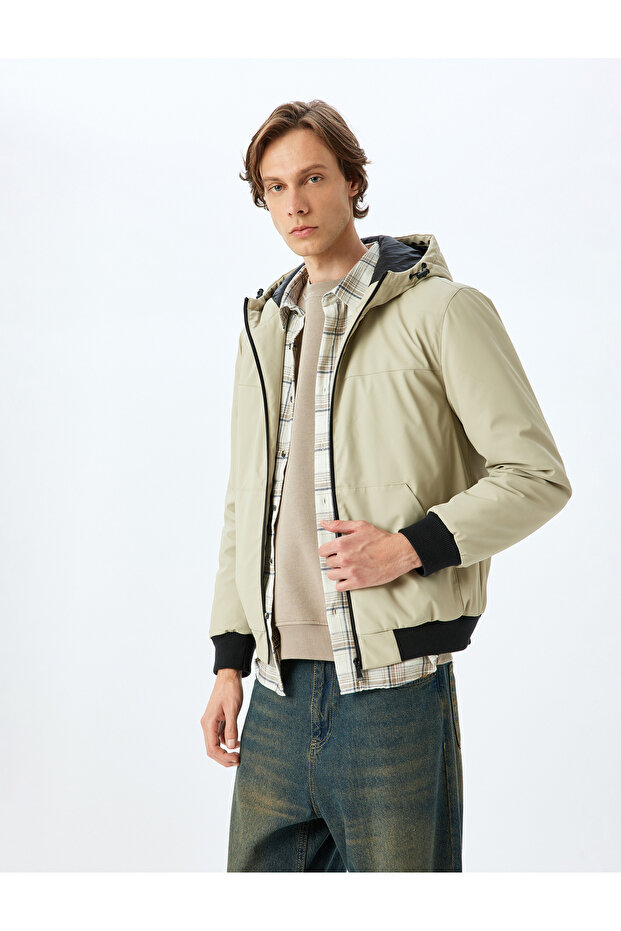 Seasonal Jacket Slim Fit with Zipper