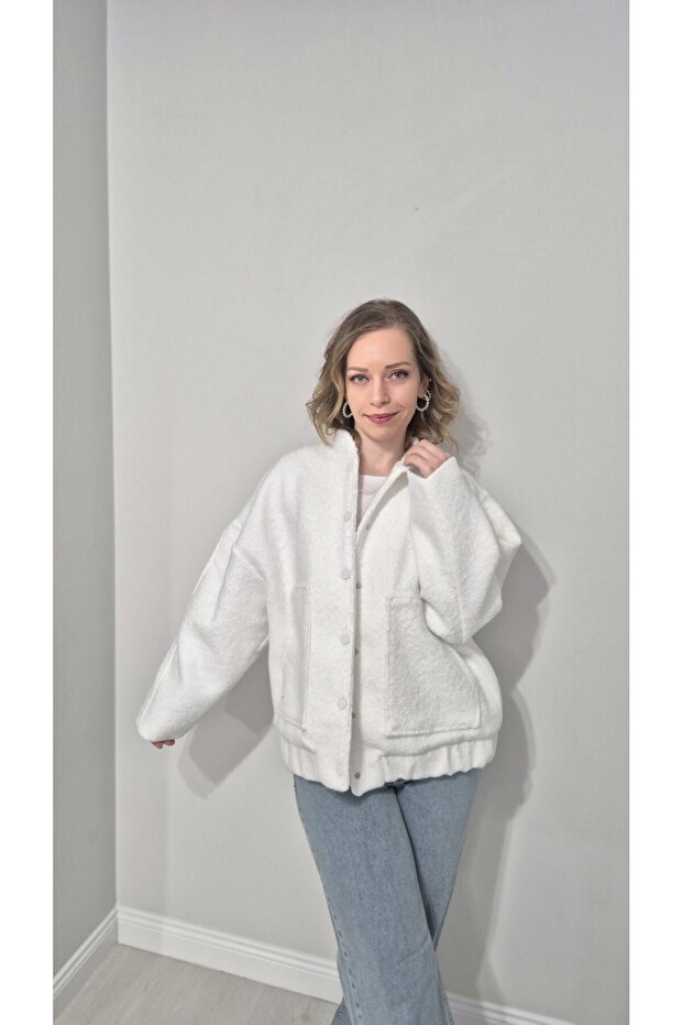 Oversize Buklet Beyaz Mont - 4