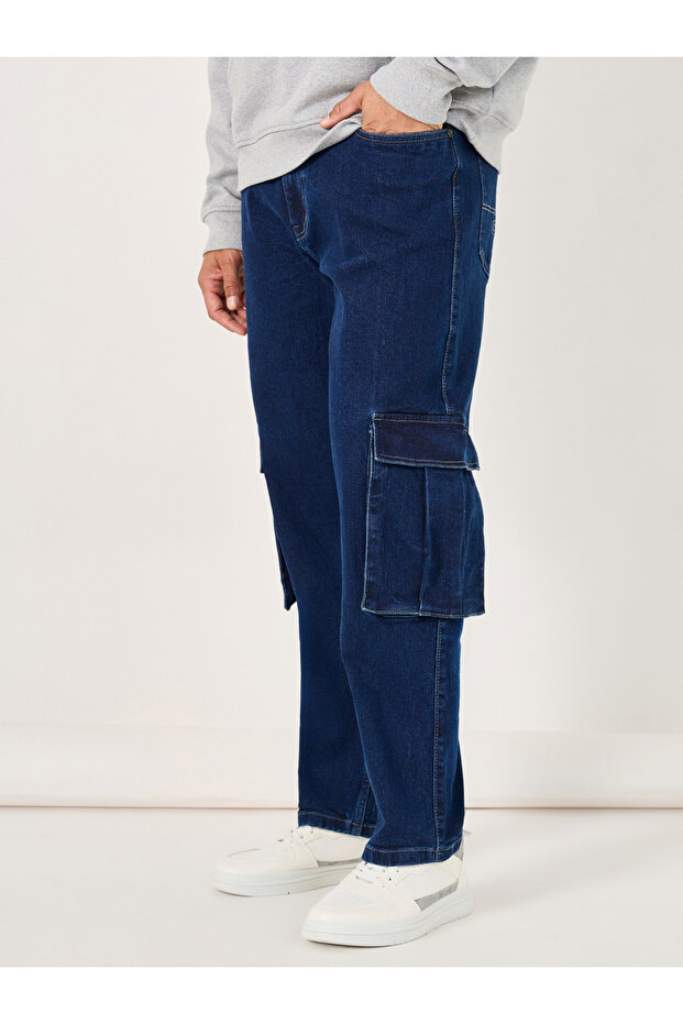 Mid-Rise Carpenter Fit Cargo Jeans