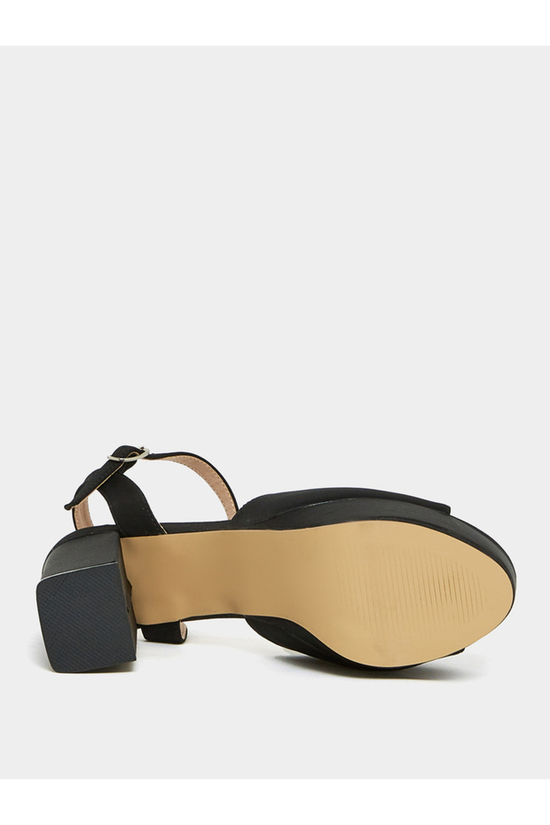 Solid Ankle Strap Block Heel Sandals - 7