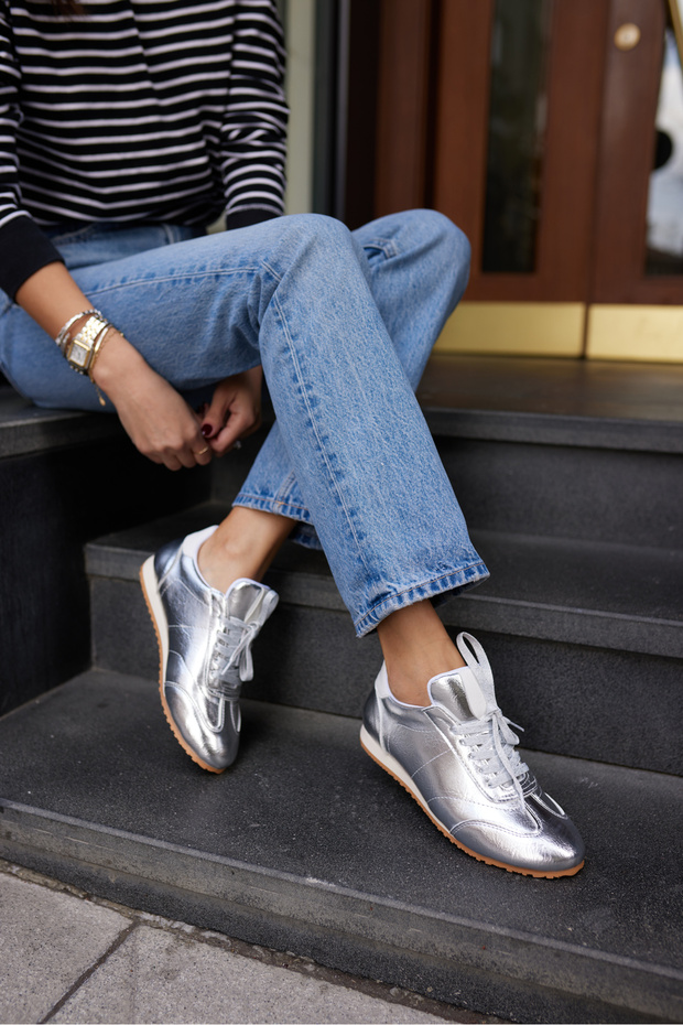 Tigago Women's Silver Lace Sneaker