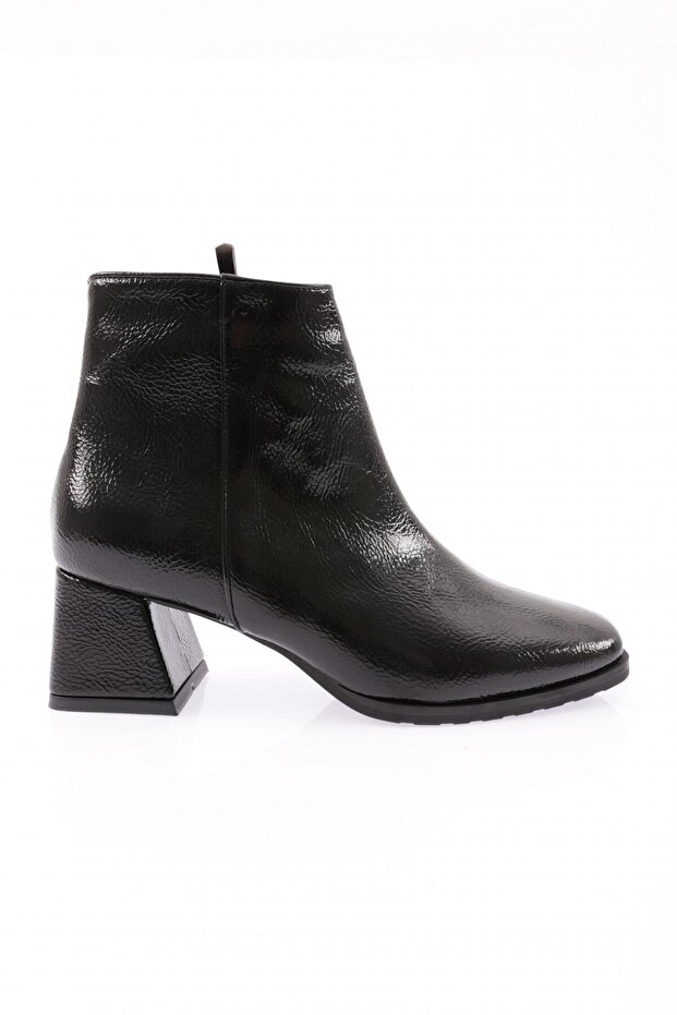 Blunt-07K Women's 22K Blunt Toe Side Buckle Heeled Ankle Boots