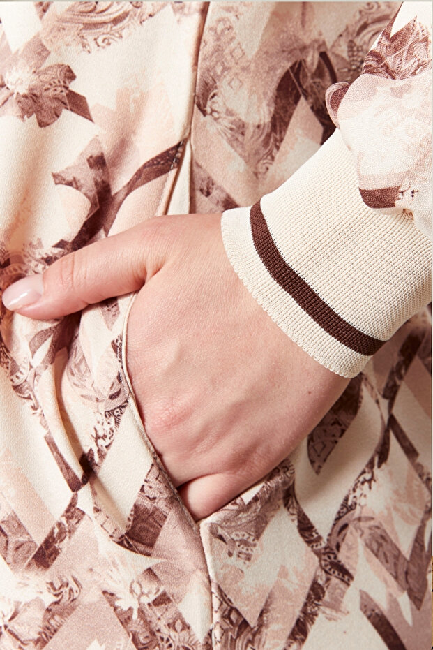 قبعة نسائية كبيرة الحجم منقوشة - 4