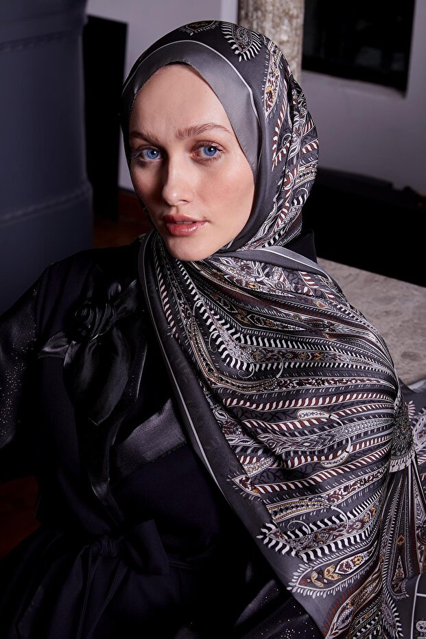 Gray Circular Indian Silk Shawl - 5
