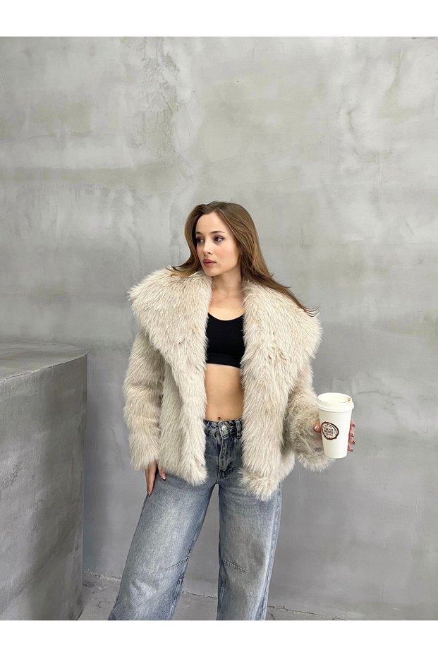 Beige Fur Coat Jacket Mazelf by Eli̇f Tükan