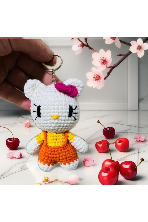 hello kitty keychain - 1