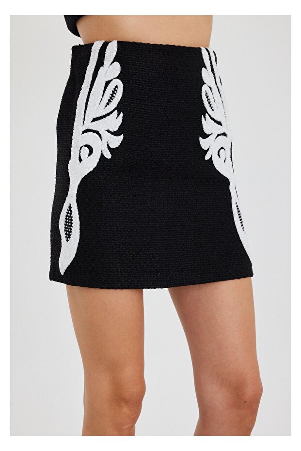 Nakışlı Mini Etek - 3