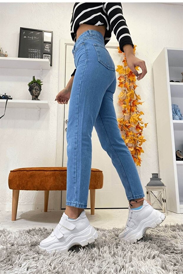 Women's jeans