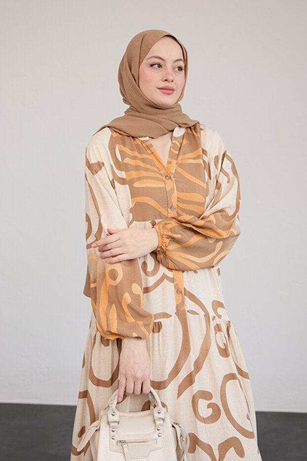 فستان بني فيسكوز منقوش بفتحة أمامية - 2