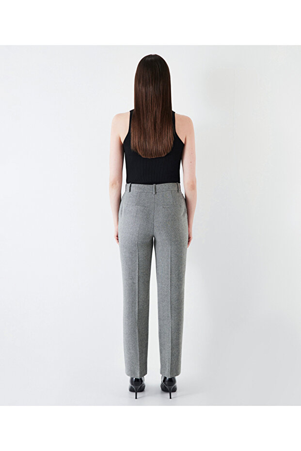 Gerade geschnittene Hose - 5