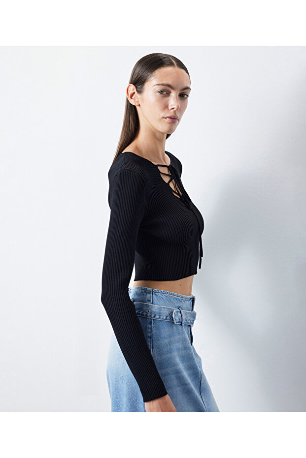 Önden bağlamalı crop triko - 4