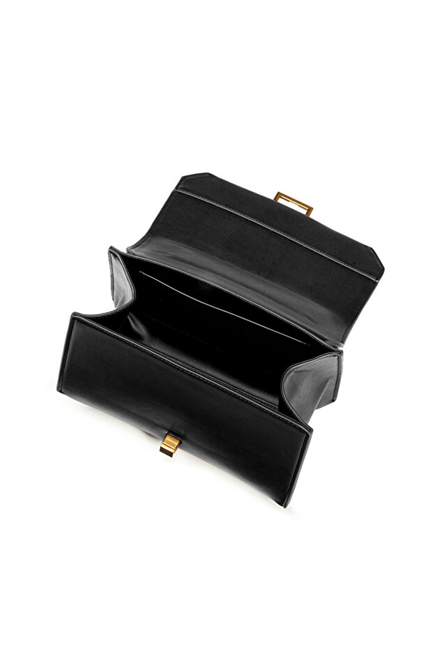 Flap bag with chain strap - 4