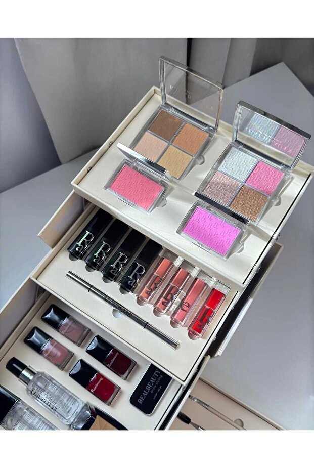 Complete makeup box - 6